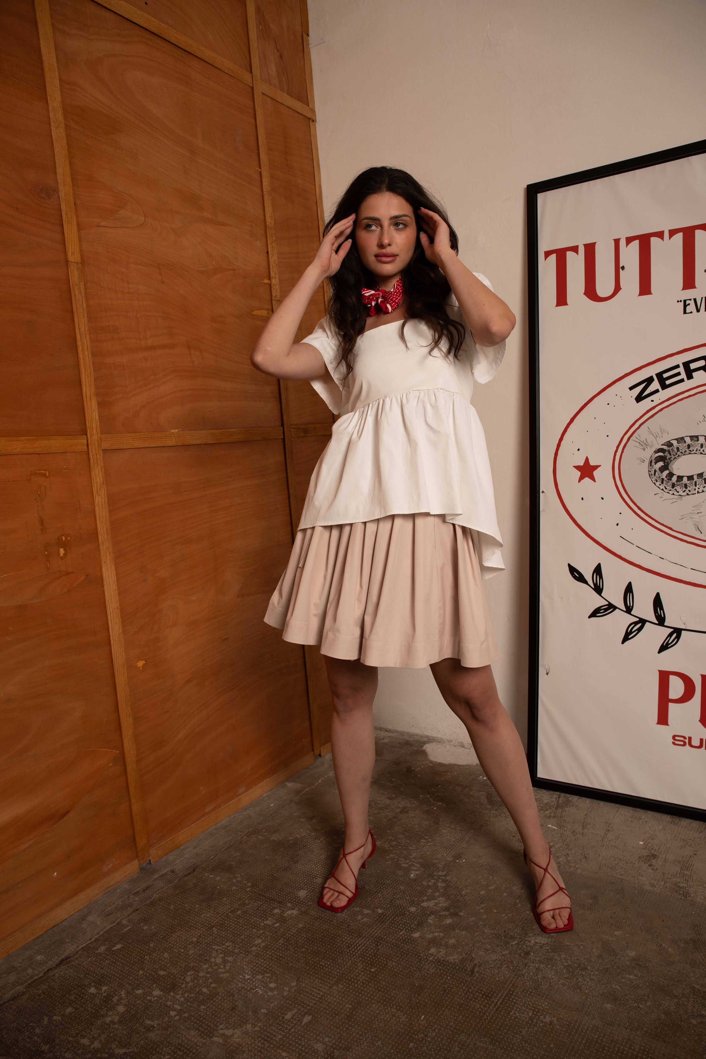 Suknja Tutolina, Perla