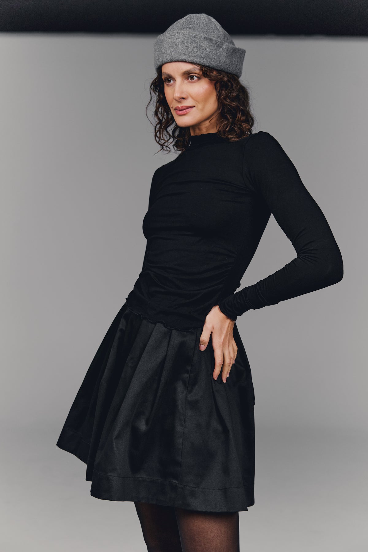 Suknja Tutolina, Crna